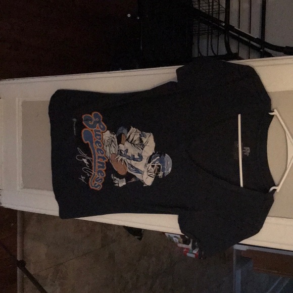 Top - Picture 2 of 2